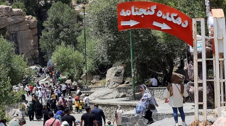 تاڤگەی گەنجنامەی هەمەدان مەکۆی گەشتیاران لە وەرزی گەرمادا