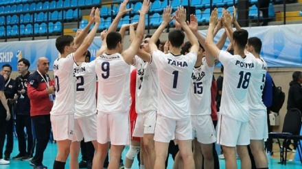 İranın yeniyetmə voleybolçuları dünya çempionatının finalına vəsiqə qazanıblar