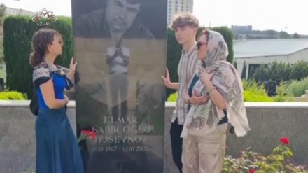 2005- ci ildə qətlə yetirilmiş Elmar Hüseynovun ailəsi Bakıya qayıdıb