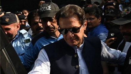 عمران خان  ونیول شو او زندان ته ولېږدول شو