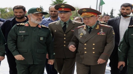 Rusiya müdafiə naziri Sepah-ın aerokosmik nailiyyətləri üzrə daimi sərgidə olub