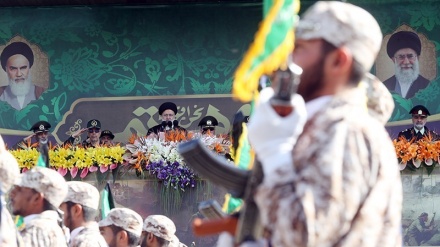 İran Silahlı Qüvvələrinin paradı başlayıb