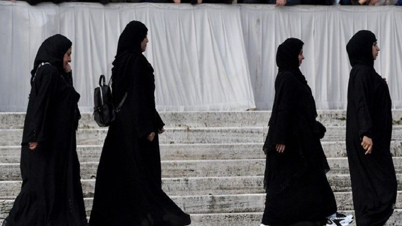 فرانسیسی اسکولوں میں باحجاب مسلم لڑکیوں کے داخلے پر پابندی، ایران کو تشویش