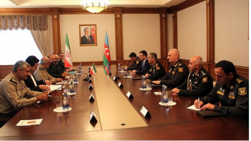 ایرانی مسلح افواج کے وفد اور آذربائیجان کے وزیر دفاع کی ملاقات