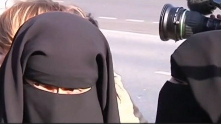 ممنوعیت پوشش عبا و برقع در مدارس دخترانه فرانسه