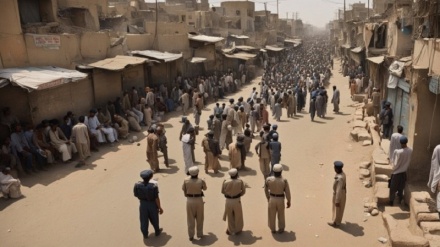 کراچی پولیس نے سو سے زیادہ افغان مہاجرین کو گرفتار کرلیا 