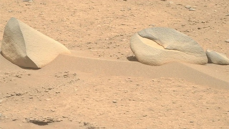 مریخ میں سائنس دانوں کو ملی بڑی کامیابی، قدیم دریا سے ملا ں ’شارک کے پیراکے‘ کا نشان