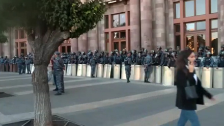 تێکهەڵچوونی ناڕازیان لەگەڵ هێزەکانی پۆلیس لە ئیرەوان