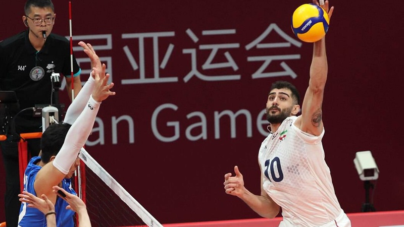 İranın voleybol komandası ilk qızıl oyununu sərgilədi