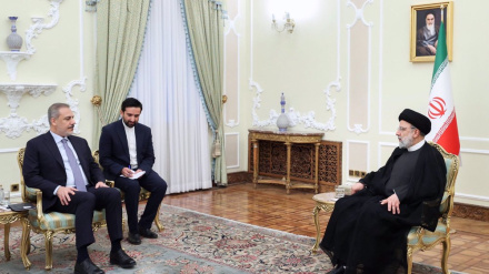 Raisi primio turskog ministra vanjskih poslova: Poštivanje suvereniteta i integriteta zemalja ključno u borbi protiv terorizma