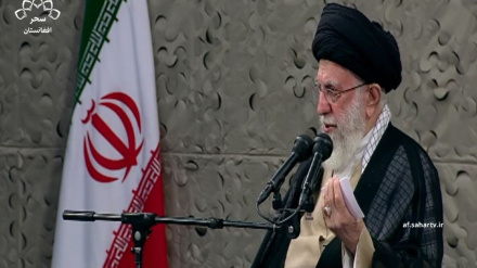 دیدار مقام معظم رهبری با فعالان دفاع مقدس