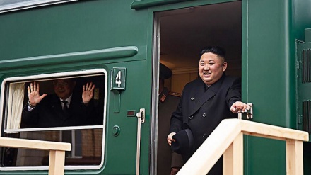 شمالی کوریا کے رہنما کم جونگ اون ٹرین سے روس پہنچے