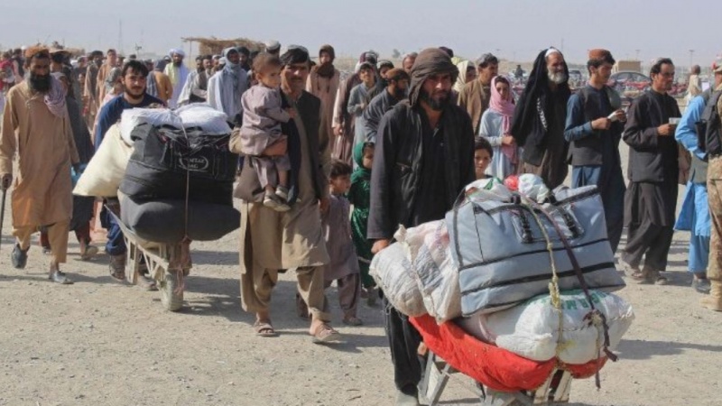 پاکستان سے غیر قانونی افغان مہاجروں کو نکالنے کی کارروائی شروع