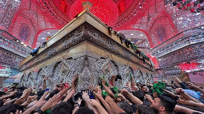 اربعین کے موقع پر امام حسین علیہ السلام کے روضہ مبارک کا منظر