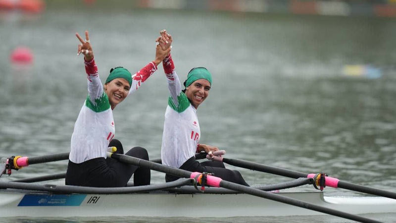 İranlı qadınlar avarçəkmə yarışında gümüş medal qazandı