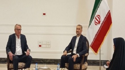 آج سیاسی راہ حل کا موقع ہے، کل بہت دیر ہوجائے گی: ایرانی وزیر خارجہ