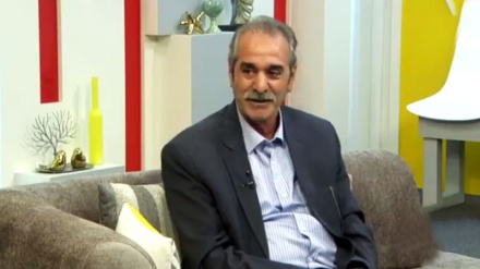 مامۆستا مەحموودزادە هەلبەستەکی خۆش دەخوێنێت