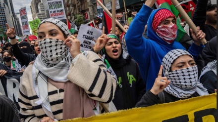  فلسطینیوں‌ کی حمایت میں نیویارک میں بڑے پیمانے پر مظاہرے (ویڈیو)