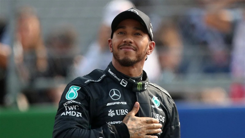 7 qat dünya çempionu məşhurları reaksiya göstərməyə çağırdı