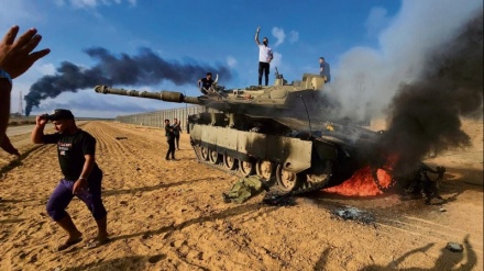 طوفان الاقصی: فلسطینی کمانڈر اور جوان مقبوضہ فلسطین کے مختلف علاقوں میں داخل ہو گئے