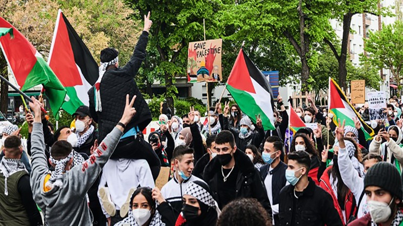 فلسطینیوں کی حمایت میں مظاہروں پر عائد پابندی کے باوجود جرمنی کے عوام سڑکوں پر