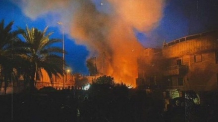 اردن: مظاہرین نے اسرائیلی سفارت خانے کو آگ لگادی (ویڈیو)