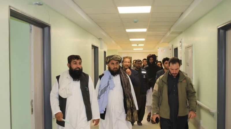 بازدید معین مالی و اداری وزارت صحت عامه کشور از شفاخانه های بامیان