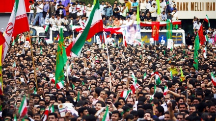 تہران میں عالمی سامراج سے مقابلے کے قومی دن کے موقع پر تیرہ آبان کی ریلی کا انعقاد (ویڈیو)