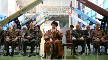 Müəzzəm Rəhbər İİKK komandanlığı və idarə heyəti ilə görüş keçirdi