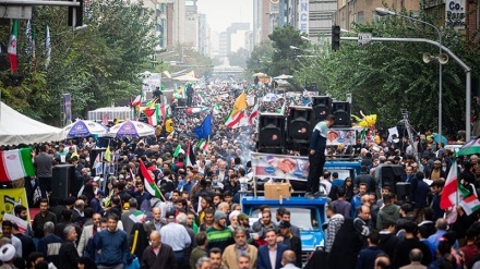 تہران میں عالمی سامراج سے مقابلے کے قومی دن کی ریلی 