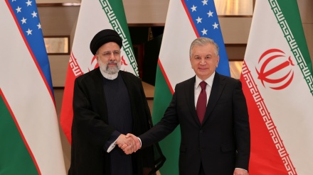 İbrahim Rəisi Şavkat Mirziyoyevlə görüşüb