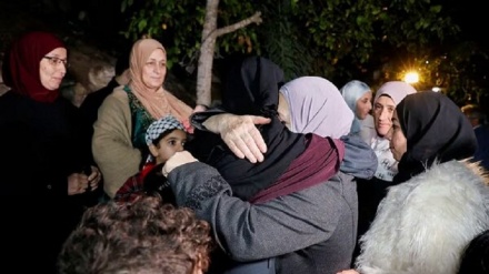 39 palestinezë të tjerë lirohen pasi Hamasi liroi 13 sionistë
