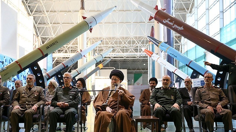 Lider Islamske revolucije posjetio Izložbu postignuća zračno-svemirskih snaga IRG