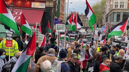 لندن: برطانوی وزارت خارجہ کی عمارت کے سامنے فلسطین کے حامیوں کا مظاہرہ 