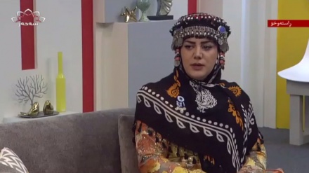 لە خاڵی سیفری مەرزییەوە نوێنەری ئاژانسی گەشتکاریی ئێرانتان لەگەڵدایە