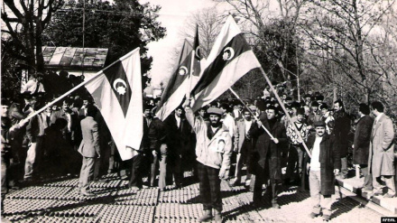 Bu gun 31 dekabr Azərbaycan Respublikasında dünya azərbaycanlılarının həmrəyliyi günü adı altında təqvimə salınıb. 
