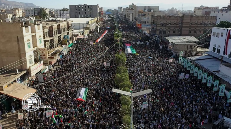 Jemenasit dalin në rrugë në mbështetje të Palestinës