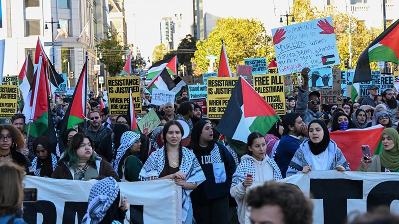 غزہ پر صیہونی جارحیت کی مذمت کیلئے نیویارک، اٹلی، مراکش اور تیونس کے ہزاروں عوام سڑکوں پر