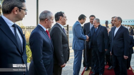 شام کے وزیر اعظم ایران کے دورے پر تہران پہنچ گئے