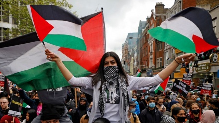 فرانس: پیرس میں مظلوم فلسطینی عوام کی حمایت میں زبردست مظاہرہ (ویڈیو) 