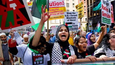 فلسطینیوں‌ کی حمایت میں نیویارک میں بڑے پیمانے پر مظاہرے (ویڈیو)