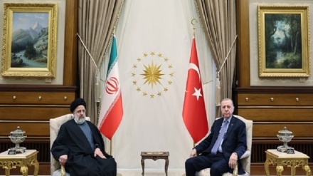 ایران اور ترکیہ کے صدور کی موجودگی میں دونوں ممالک کے درمیان تعاون کی 10 یادداشتوں پر دستخط