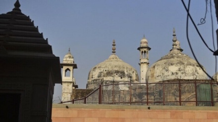 ہندوستان: گیان واپی مسجد میں ہندو فریق کو پوجا کرنے کی اجازت، مسلم فریق کو بڑا جھٹکا