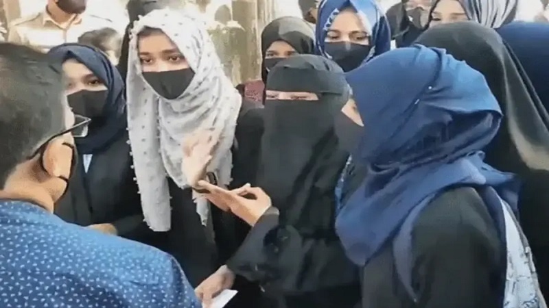 ہندوستان: جے پور میں حجاب کے خلاف بی جے پی لیڈران کے بیانات، مسلم طالبات کا احتجاج، حجاب کو فخر قرار دیا