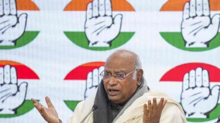 کانگریس: آئين و جمہوری اقدار کے مخالف آج سیاسی فائدے کے لئے اس کا دم بھر رہے