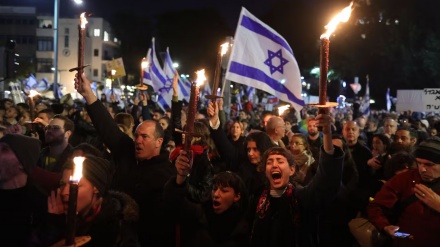 تل ابیب میں اسرائیلی قیدیوں کے اہل خانہ کا نیتن یاہو کے خلاف مظاہرہ 