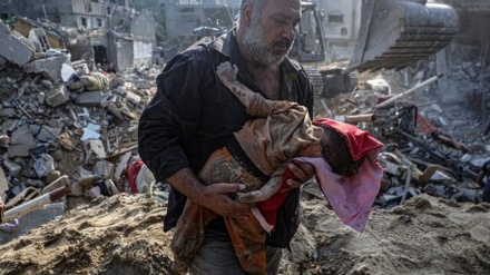 بەردەوامی دڕندەکاریەکانی ڕژیمی زایونیستی لە کەرتی غەززە ١٨ شەهیدو بەدەیان بریندار لە دەیربەلەح