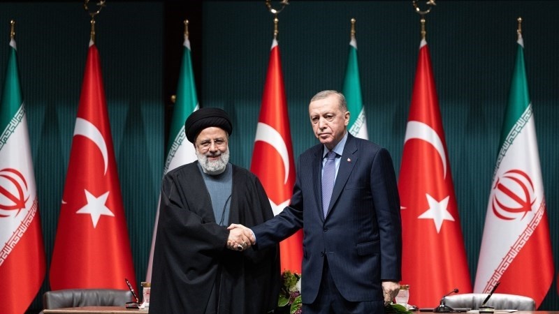 ایران اور ترکیہ کے صدور کی موجودگی میں دونوں ممالک کے درمیان تعاون کی یادداشتوں پر دستخط