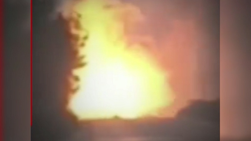 ہندوستان: اترپردیش، ٹرک میں آگ، متعدد زوردار دھماکے + ویڈیو