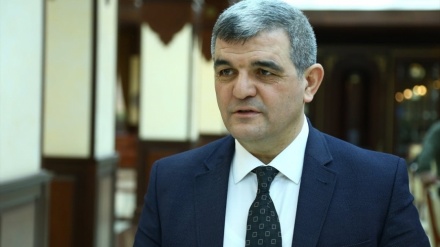 Hökümət yönümlü deputat Fazil Mustafa Kerman teraktı barədə sərsəm fikirlər danışıb